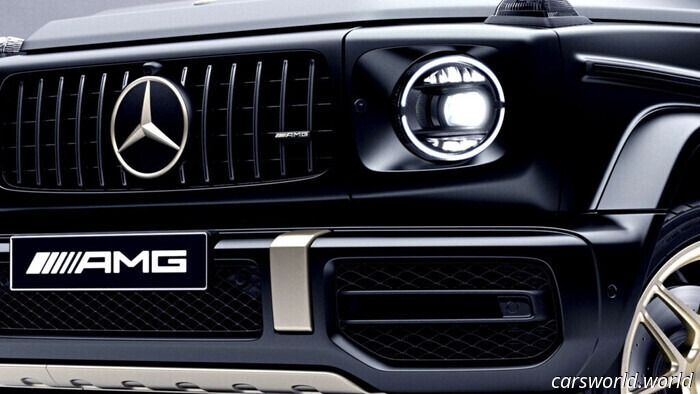 Allegedly Unlicensed Driver Wrecks Rental G-Class to the Point Where Chassis Separates from Body | Carscoops